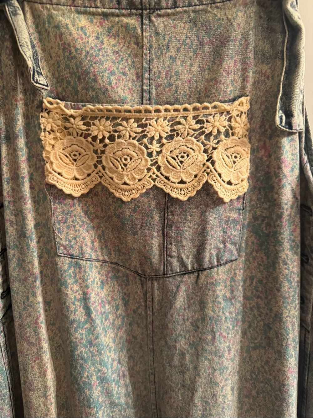 A Rare Bird Boho Lace-Trim Denim Overalls in Faded Blue Cream Lace One Size NWT - Picture 2 of 5